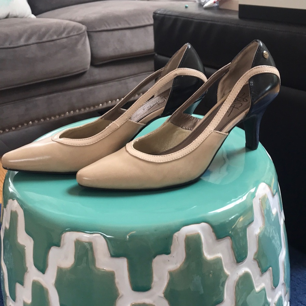 Life Stride Heels! In great condition!